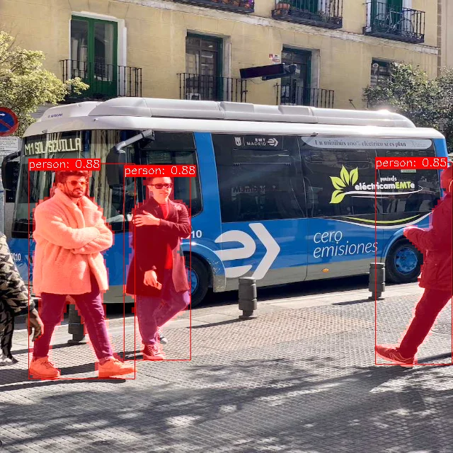 YOLOv8 object segmentation result