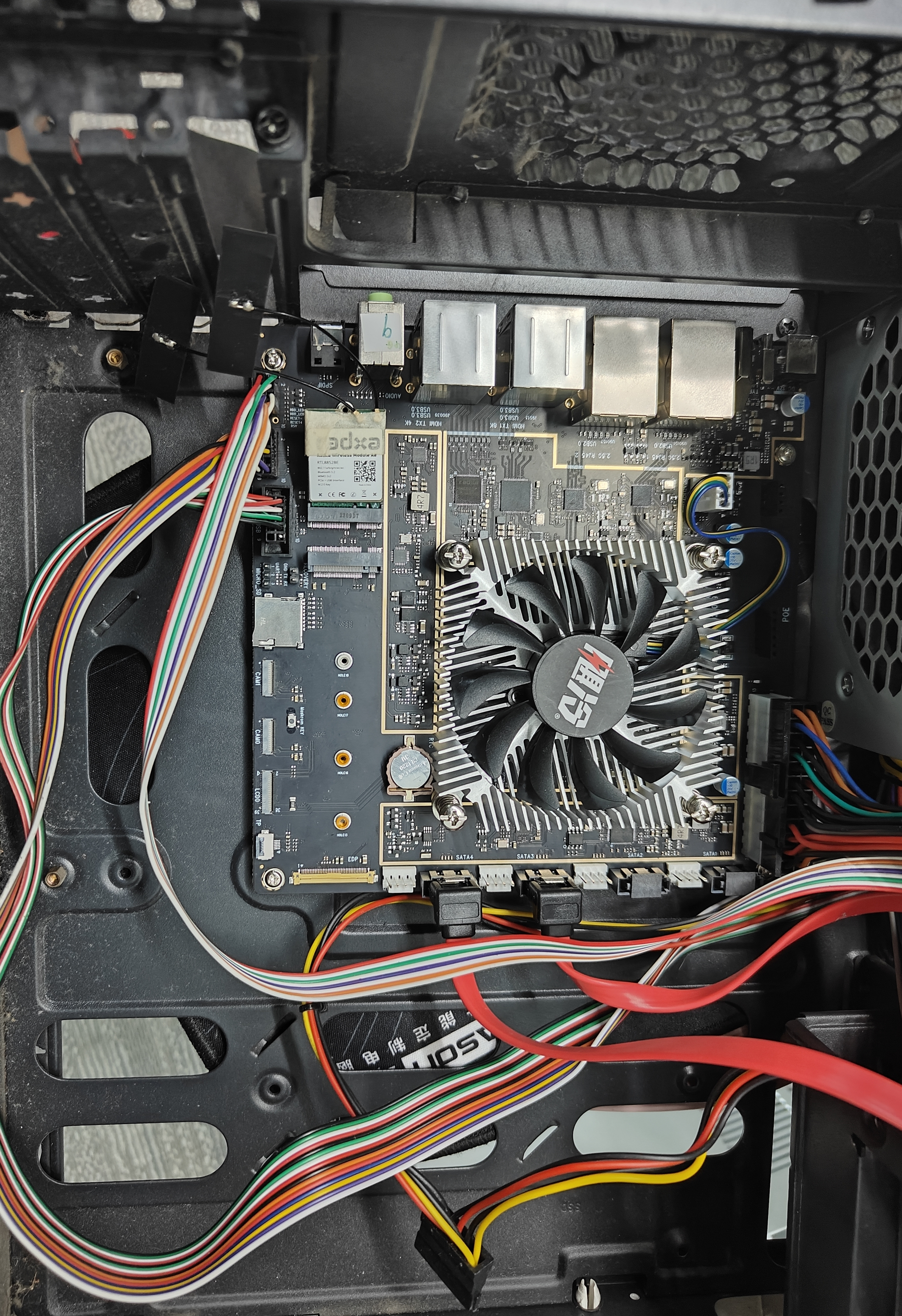 rock 5 itx fixed to the chassis